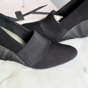 Ann Klein Sport black wedges